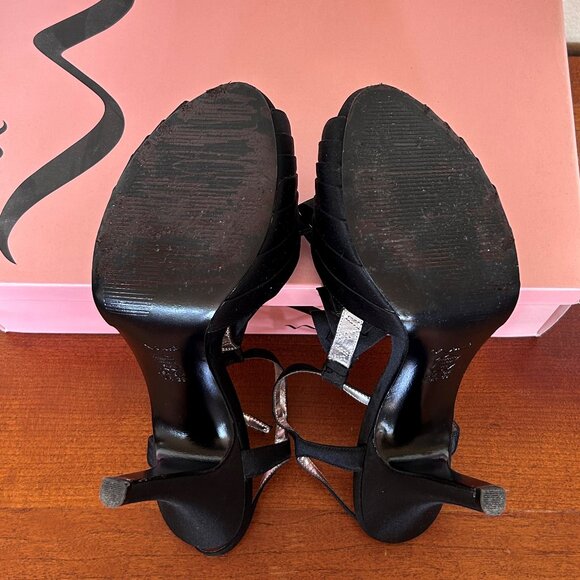 Nina Black satin high heels 9M - Picture 5 of 5